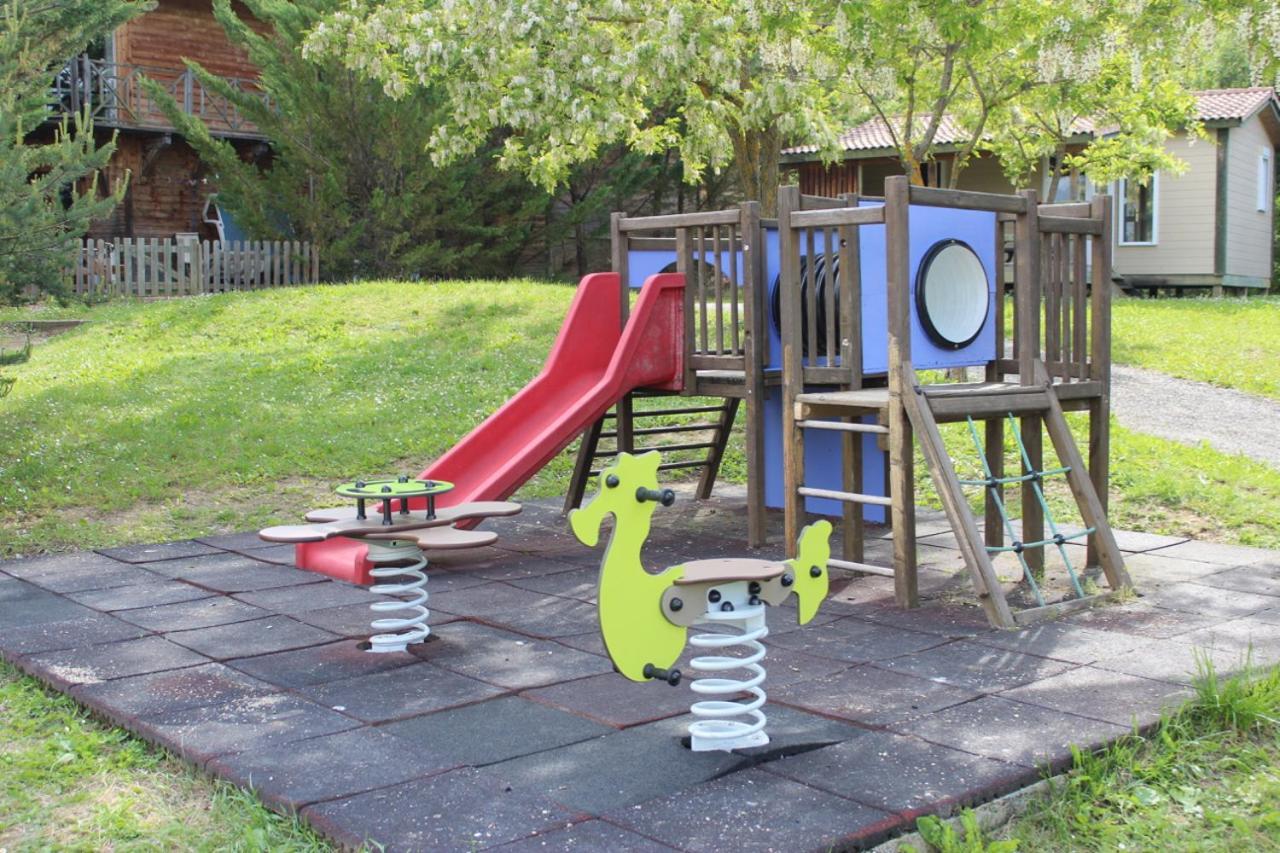 Camping Le Couriou Recoubeau-Jansac Εξωτερικό φωτογραφία